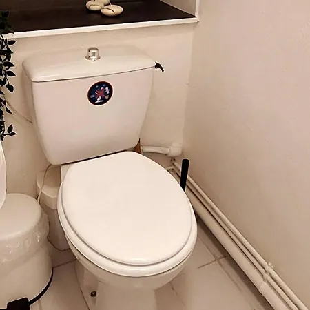 Studio Bord Mer, A 2 Pas De La Place Du Commando *